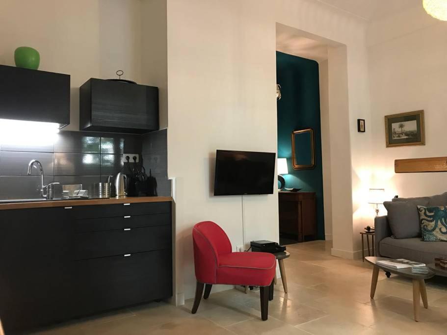 Homelivia, Luxueux Appartement Avec Jardin Prive Nizza Exterior foto