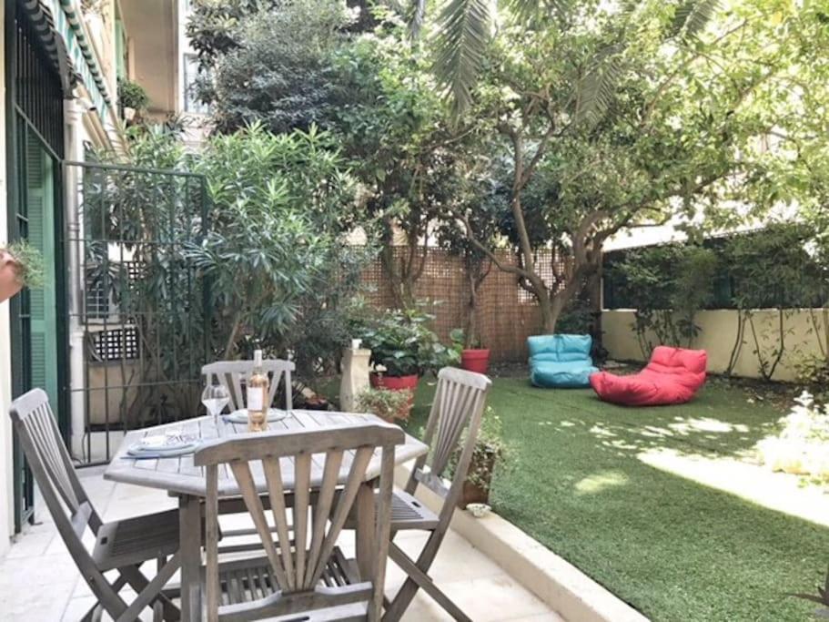 Homelivia, Luxueux Appartement Avec Jardin Prive Nizza Exterior foto