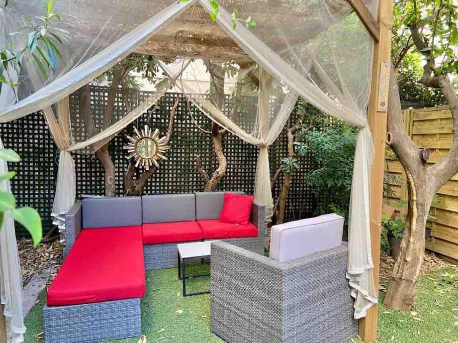 Homelivia, Luxueux Appartement Avec Jardin Prive Nizza Exterior foto